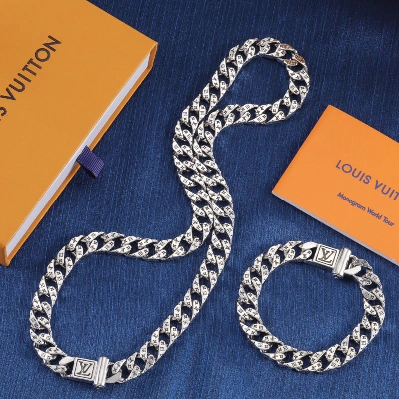 Louis Vuitton Bracelets Upgraded 256822