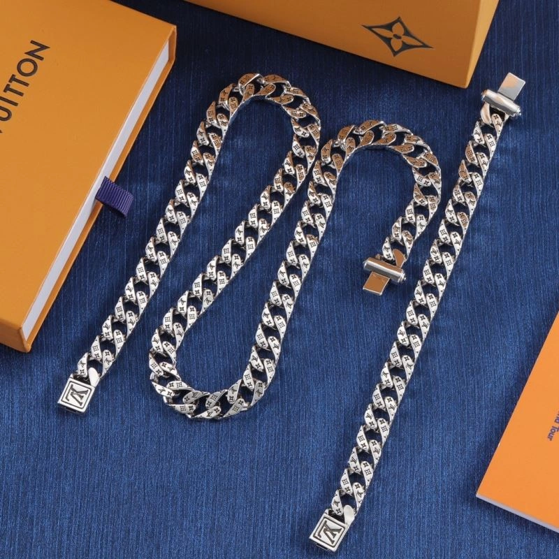 Louis Vuitton Bracelets Upgraded 256822