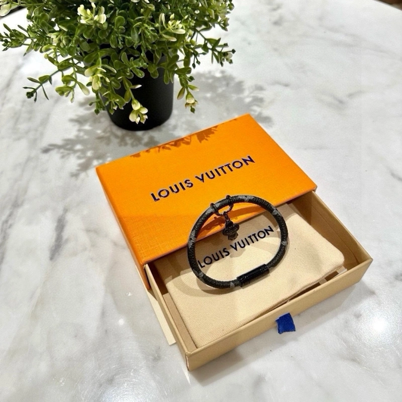 Louis Vuitton Bracelets Contemporary 256800