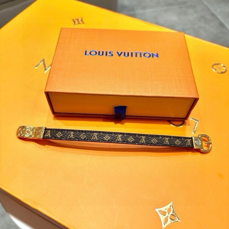 Louis Vuitton Bracelets FreshLook 256807