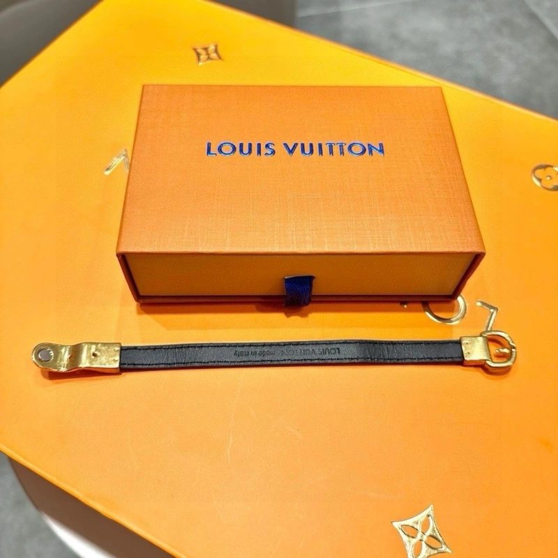 Louis Vuitton Bracelets FreshLook 256807