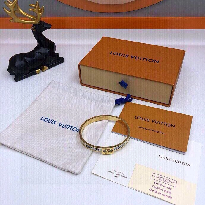 Snug Louis Vuitton Bracelets 256781