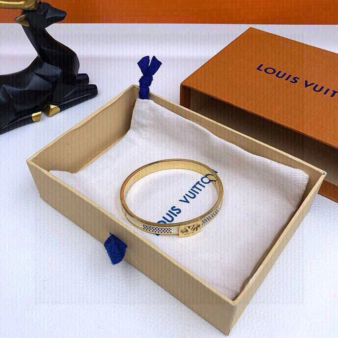 Snug Louis Vuitton Bracelets 256781