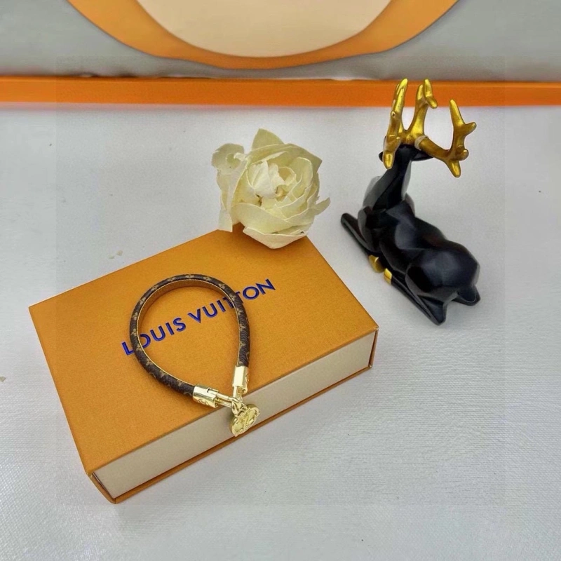 Louis Vuitton Bracelets Breathable 256785