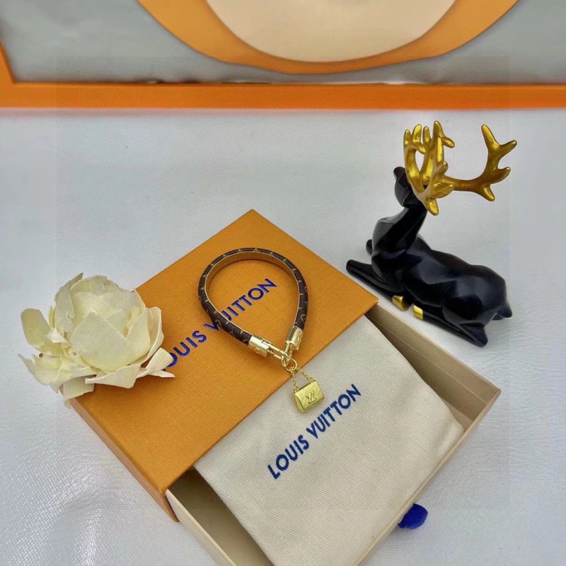Durable Louis Vuitton Bracelets 256801