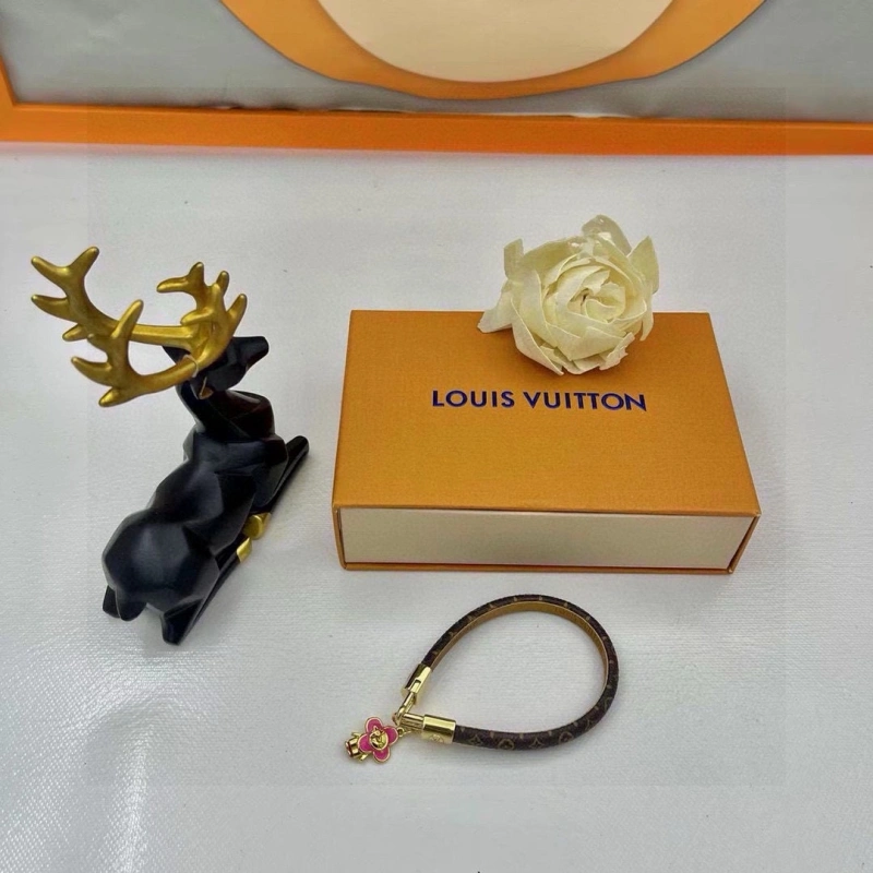 Louis Vuitton Bracelets Stylish 256796