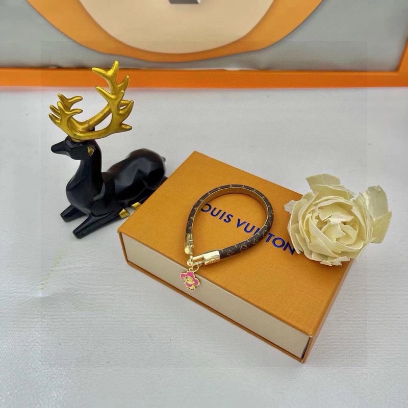 Louis Vuitton Bracelets Stylish 256796