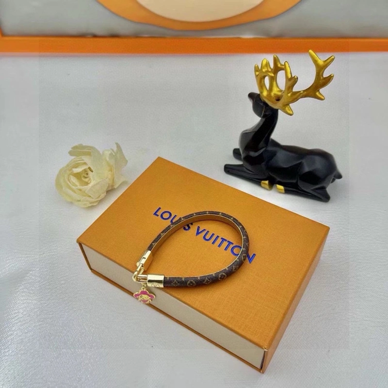 Louis Vuitton Bracelets Stylish 256796