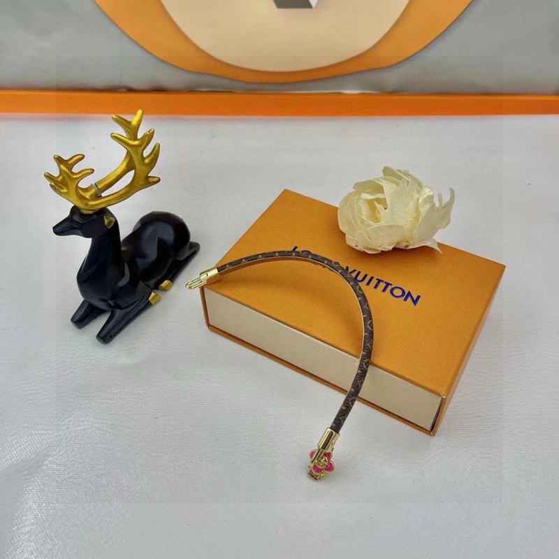 Louis Vuitton Bracelets Stylish 256796