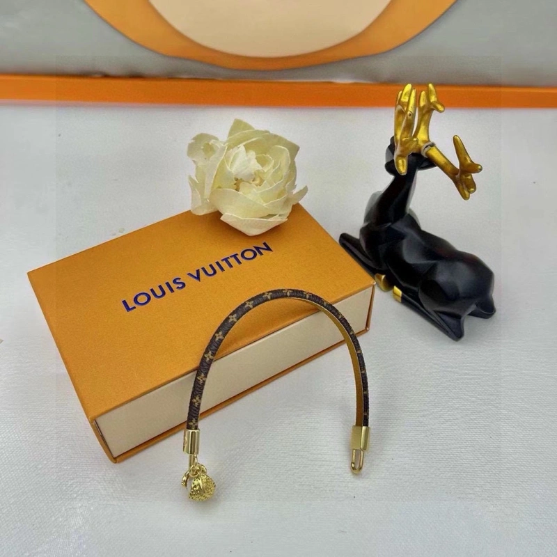ModernLook Louis Vuitton Bracelets 256803