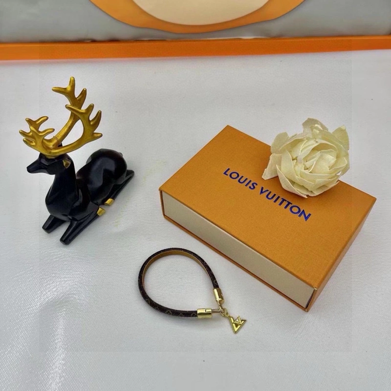 WellDesigned Louis Vuitton Bracelets 256804