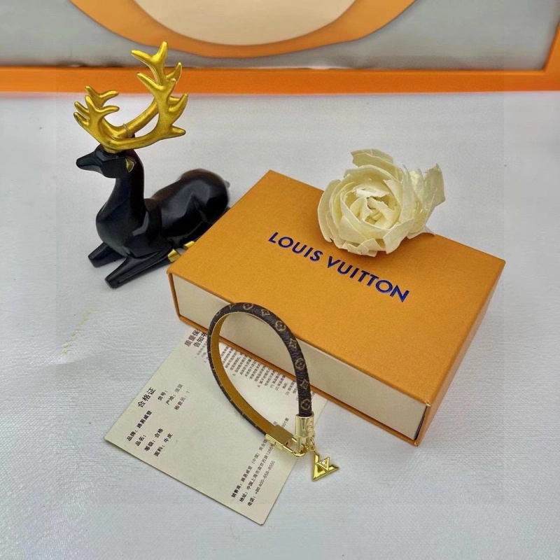 WellDesigned Louis Vuitton Bracelets 256804