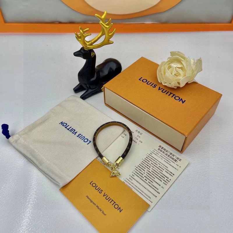 WellDesigned Louis Vuitton Bracelets 256804