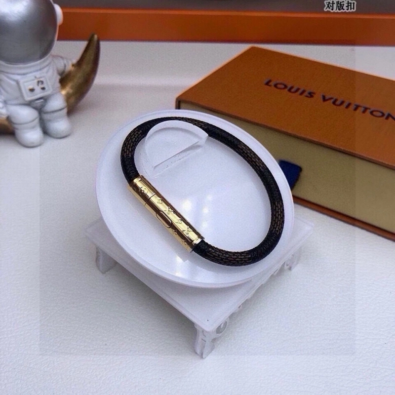 Bold Louis Vuitton Bracelets 256775