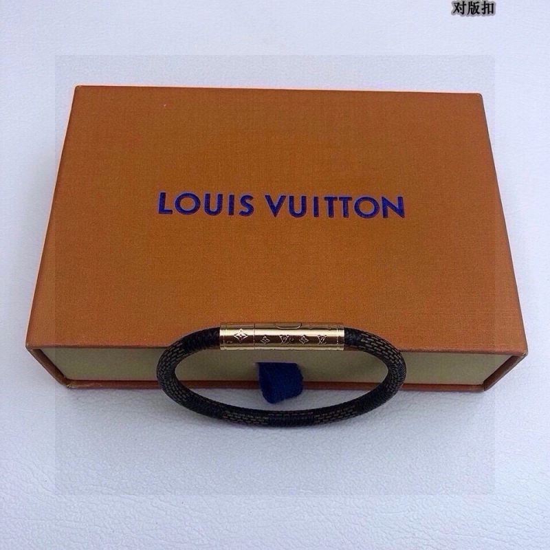 Bold Louis Vuitton Bracelets 256775
