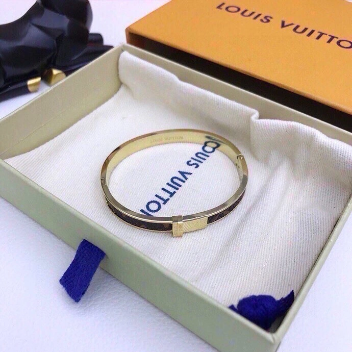 Louis Vuitton Bracelets Comfortable 256774