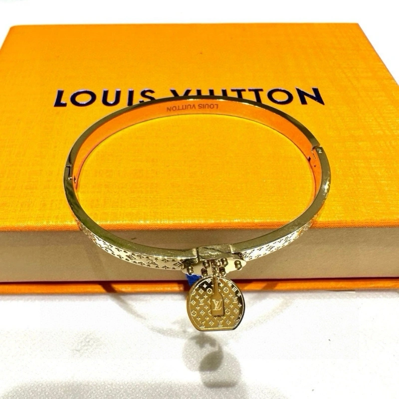 Popular Louis Vuitton Bracelets 256773