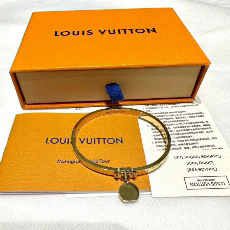 Popular Louis Vuitton Bracelets 256773