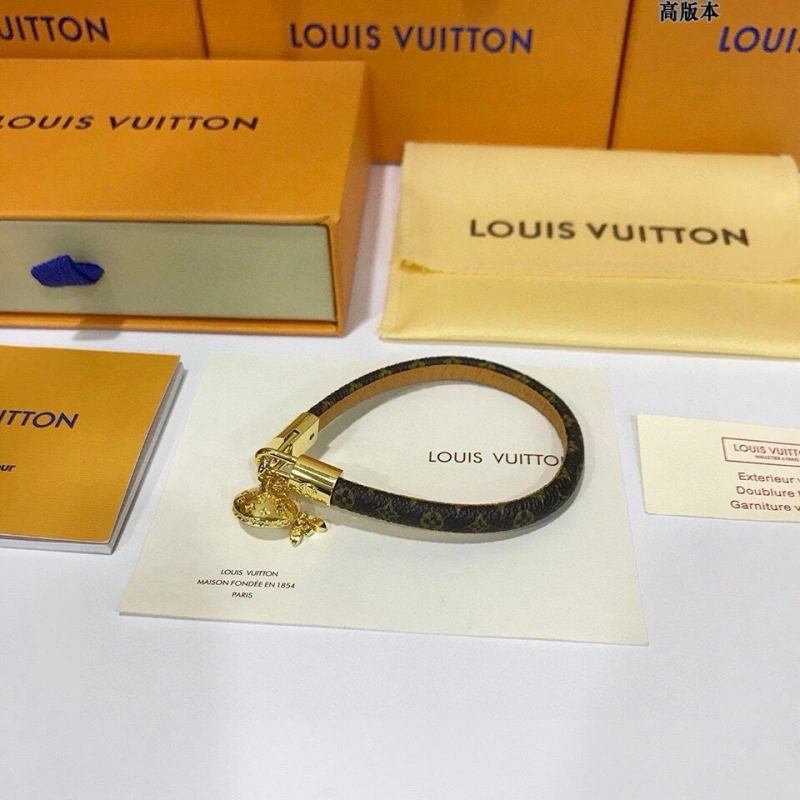 Louis Vuitton Bracelets WrinkleFree 256771