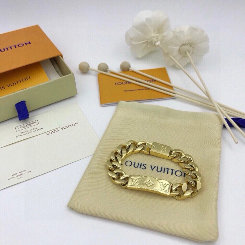 MoistureWicking Louis Vuitton Bracelets 256766