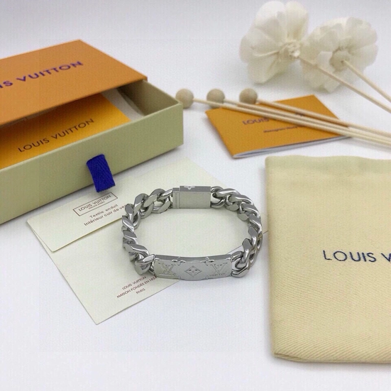 Louis Vuitton Bracelets Fashionable 256767