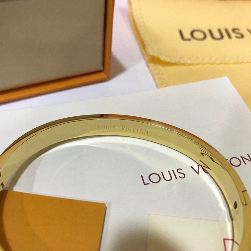 Louis Vuitton Bracelets Elegant 256764