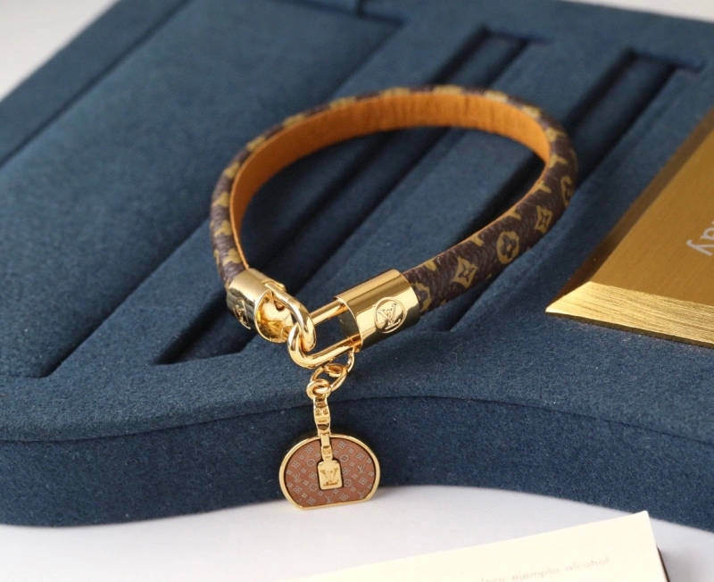 GoAnywhere Louis Vuitton Bracelets 256743