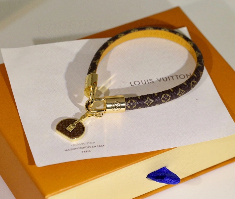 GoAnywhere Louis Vuitton Bracelets 256743