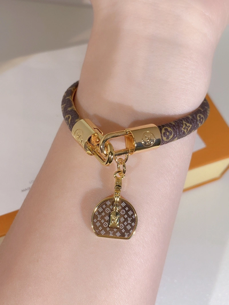 GoAnywhere Louis Vuitton Bracelets 256743