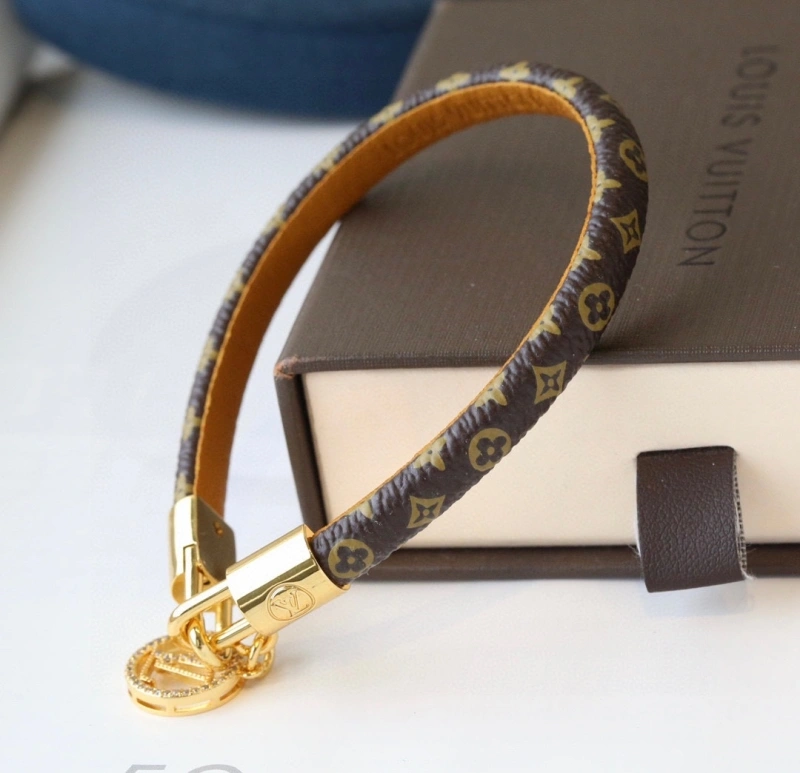 Fashionable Louis Vuitton Bracelets 256760