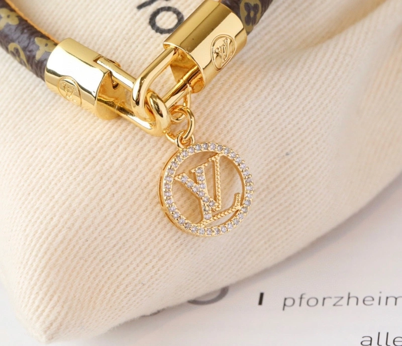 Fashionable Louis Vuitton Bracelets 256760