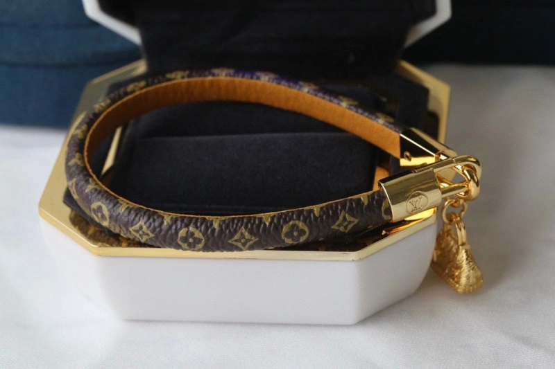 Louis Vuitton Bracelets Bold 256763