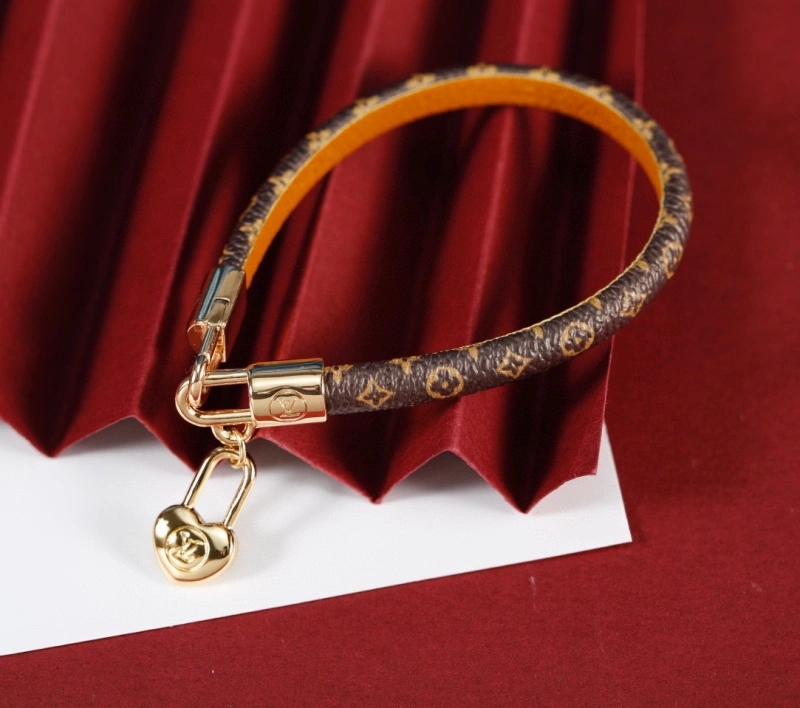 Louis Vuitton Bracelets Snug 256740
