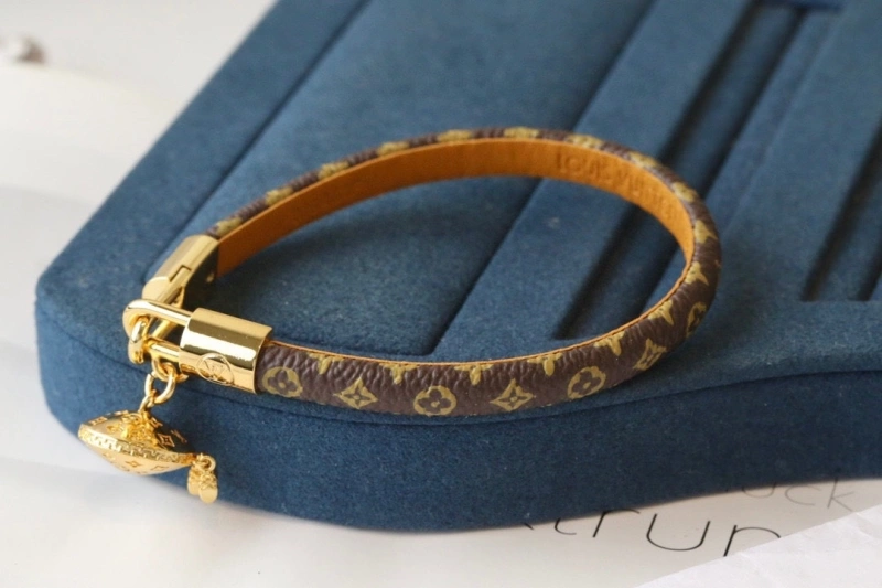 Louis Vuitton Bracelets Stretchable 256742