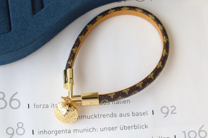 Louis Vuitton Bracelets Stretchable 256742