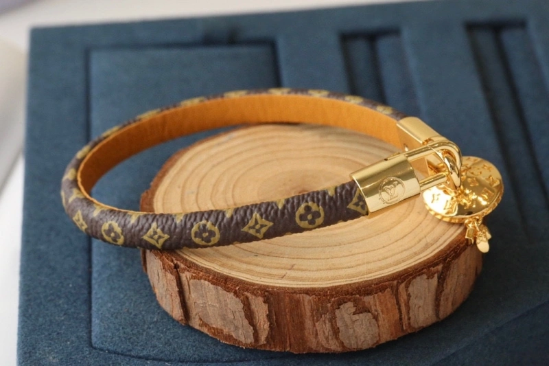 Louis Vuitton Bracelets Stretchable 256742