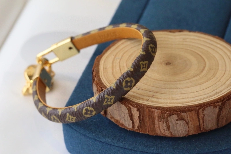 Louis Vuitton Bracelets Stretchable 256742