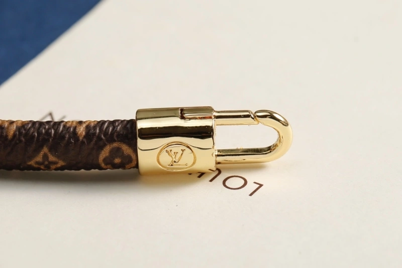 Snug Louis Vuitton Bracelets 256744