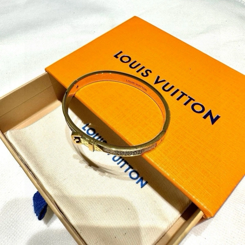 SmoothTexture Louis Vuitton Bracelets 256756