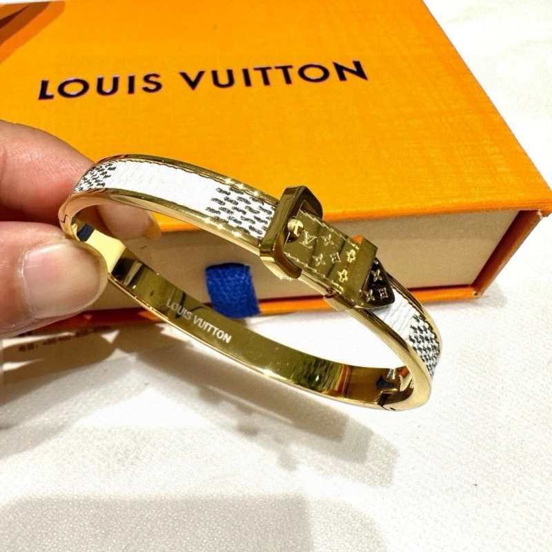 SmoothTexture Louis Vuitton Bracelets 256756