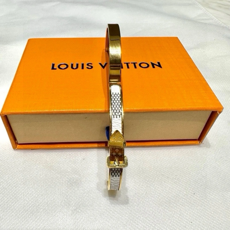 SmoothTexture Louis Vuitton Bracelets 256756