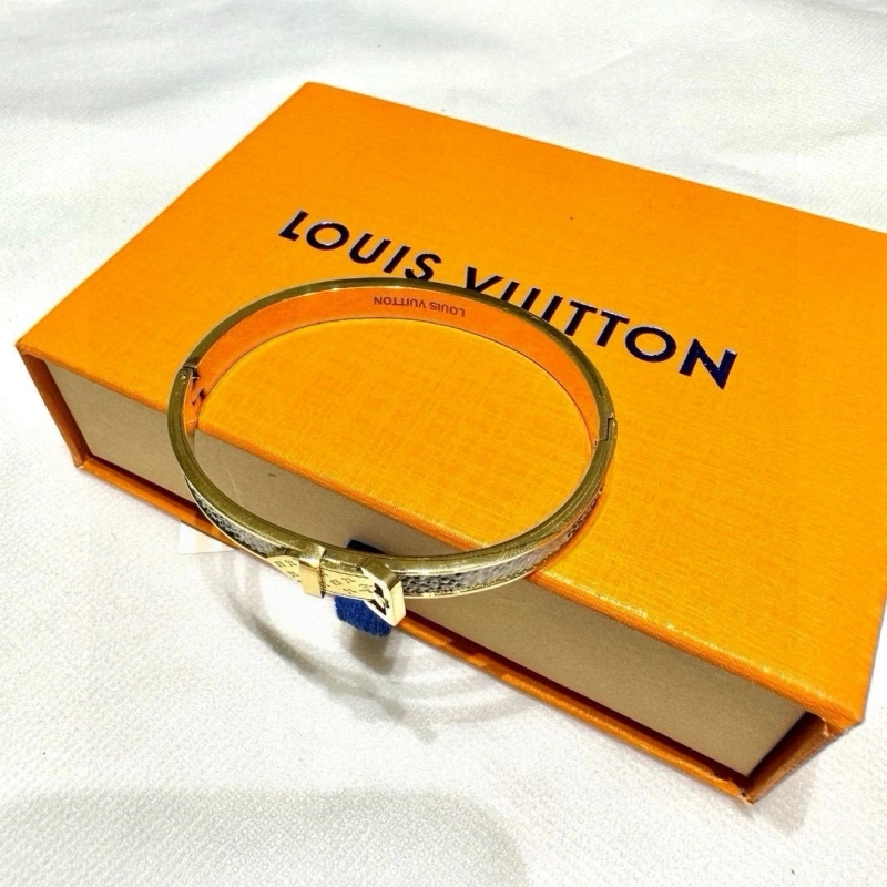 SmoothTexture Louis Vuitton Bracelets 256756