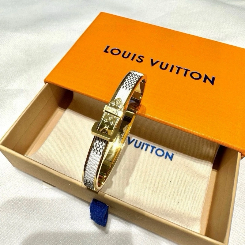 SmoothTexture Louis Vuitton Bracelets 256756