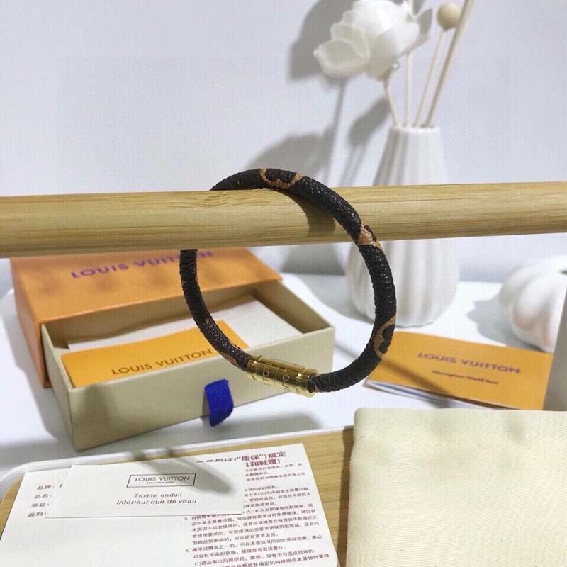 AllSeason Louis Vuitton Bracelets 256750