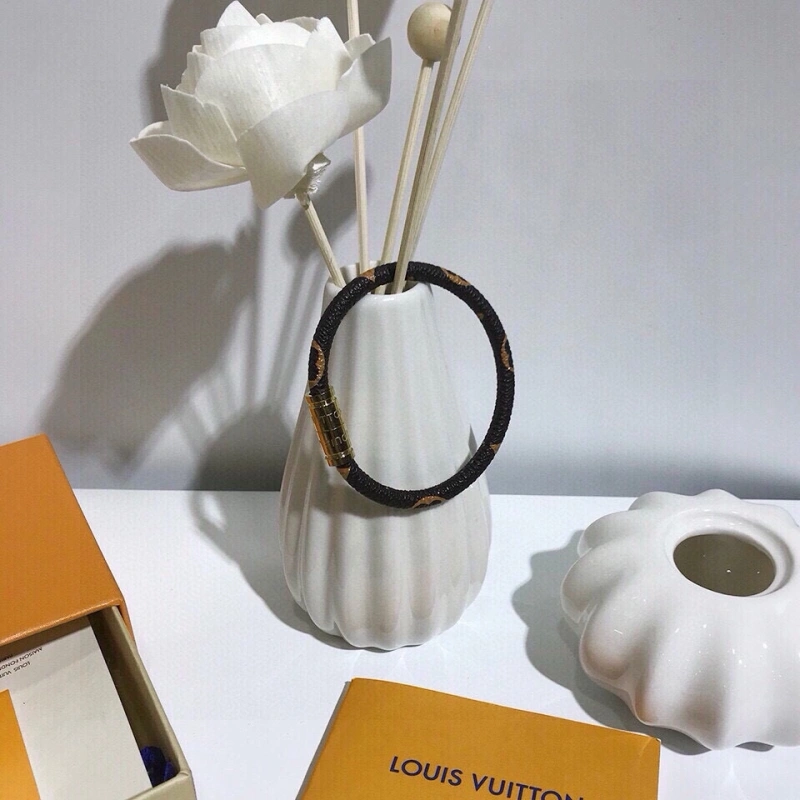 AllSeason Louis Vuitton Bracelets 256750