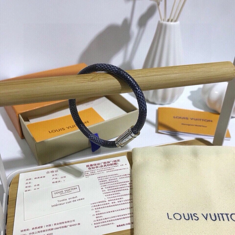 Louis Vuitton Bracelets Soft 256759