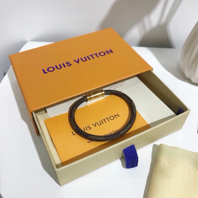 Comfortable Louis Vuitton Bracelets 256752