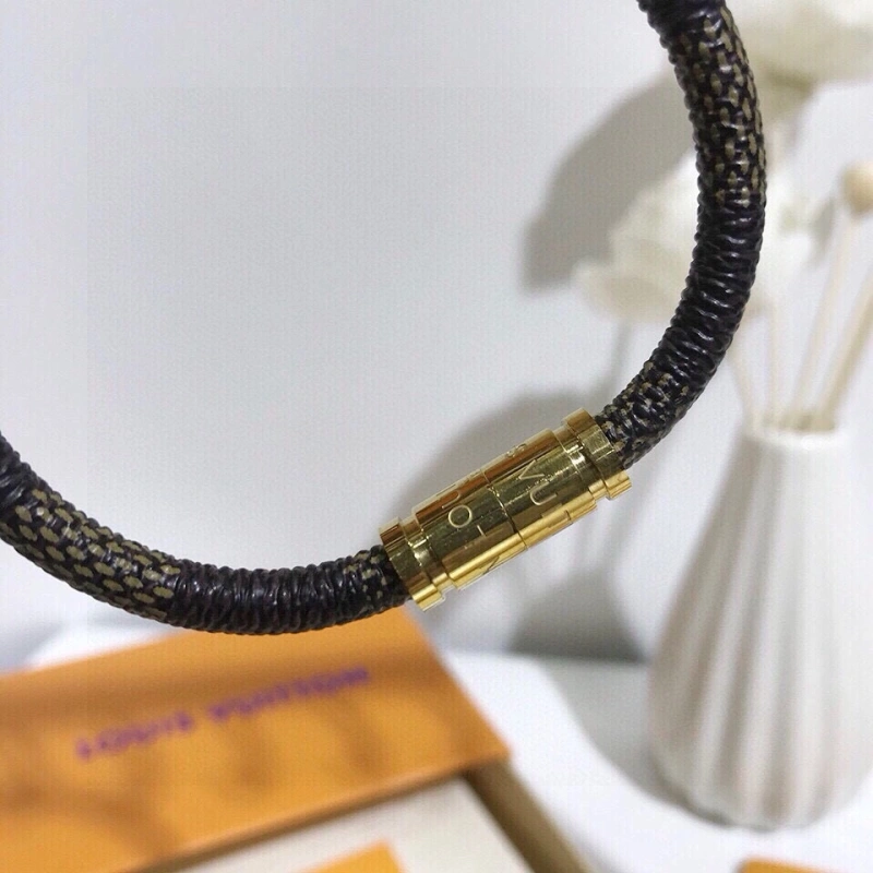 Comfortable Louis Vuitton Bracelets 256752