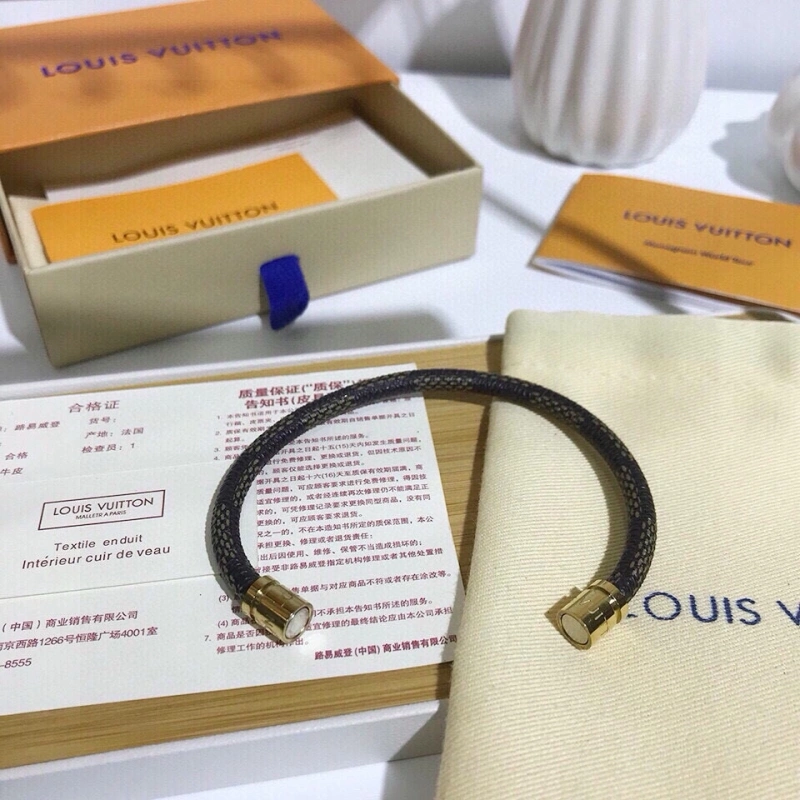 Comfortable Louis Vuitton Bracelets 256752