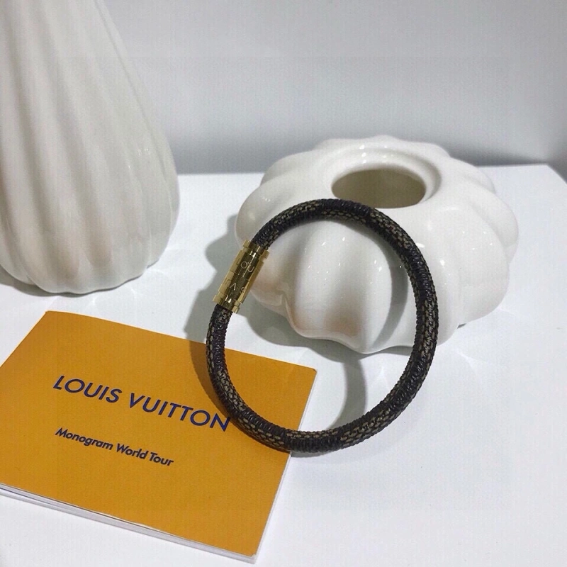 Comfortable Louis Vuitton Bracelets 256752